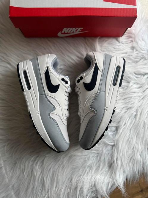 Nike Air Max 1 grijs wit zwart eu 38.5 airmax one nieuw, Kleding | Dames, Schoenen, Nieuw, Sneakers of Gympen, Overige kleuren