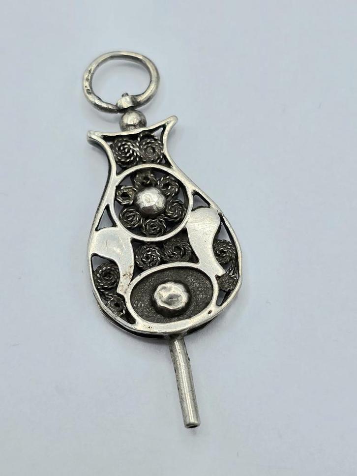 Antieke Zilveren Zakhorloge Sleutel
Filigrain, Sieraden, Tassen en Uiterlijk, Antieke sieraden, Verzenden