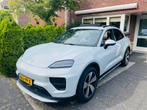 Porsche Macan 100kWh 408pk 9-2024 Grijs met de juiste opties, Automaat, Beige, 2000 kg, Lichtsensor