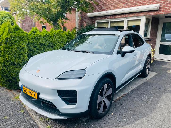 Porsche Macan 100kWh 408pk 9-2024 Grijs met de juiste opties, Auto's, Porsche, Particulier, Macan, 360° camera, ABS, Achteruitrijcamera