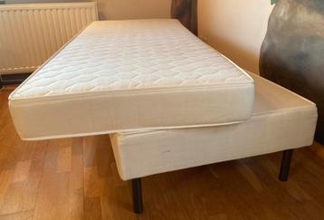 Eénpersoons boxspring zonder matras, 2 x 0.80 m. beschikbaar voor biedingen