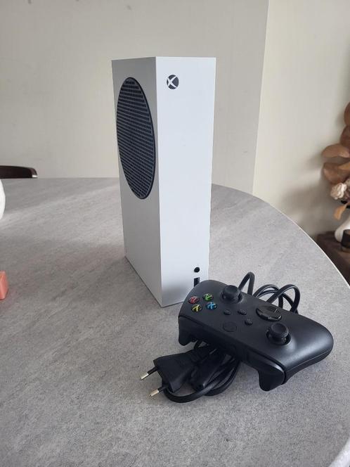 Xbox series S inclusief controller & power kabel, Spelcomputers en Games, Spelcomputers | Xbox Series X en S, Zo goed als nieuw