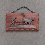 Houten muurdecoratie: boer met paardenploeg., Ophalen of Verzenden, Zo goed als nieuw