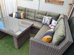 Loungeset met tafel en sierkussen. STAAT IN WEURT, Tuin en Terras, Tuinsets en Loungesets, Ophalen, 6 zitplaatsen, Bank, Zo goed als nieuw