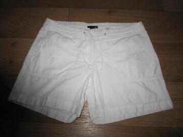 H&M witte korte dames broek maat 42. beschikbaar voor biedingen