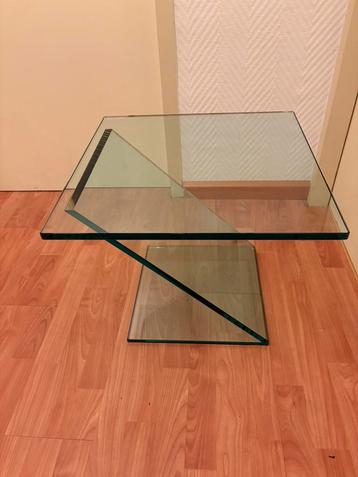 Bijzettafel glas beschikbaar voor biedingen