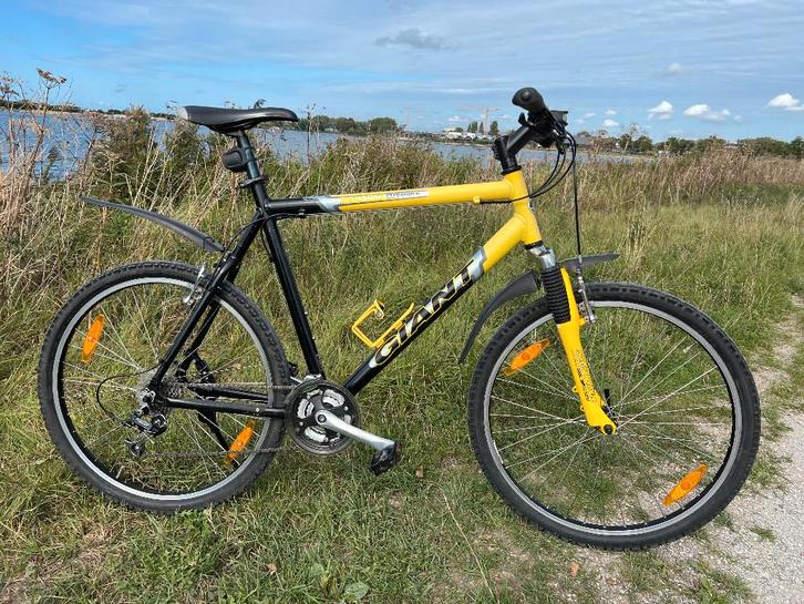 Giant Boulder alu shock 26-er framehoogte 57 cm gereviseerd, Fietsen en Brommers, Fietsen | Mountainbikes en ATB, Zo goed als nieuw