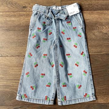 Nieuwe Denim Meisjes Broek Maat 98/Wide Leg Stijl/Rode Kerse beschikbaar voor biedingen