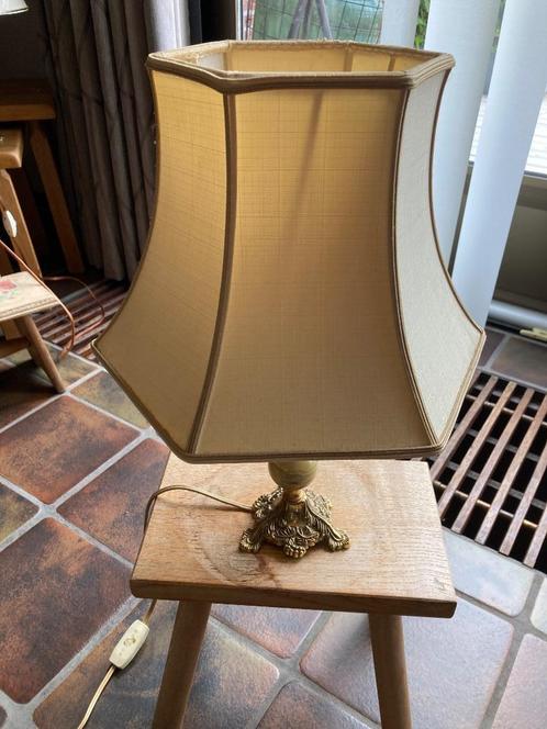 Vintage tafellamp met koperen en marmeren voet, stoffen kap, Huis en Inrichting, Lampen | Tafellampen, Gebruikt, Minder dan 50 cm