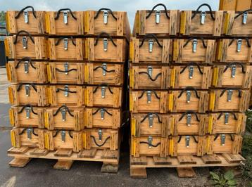 Houten kisten beschikbaar voor biedingen