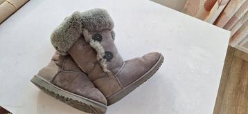Warme UGGS laarzen maat 40 beschikbaar voor biedingen