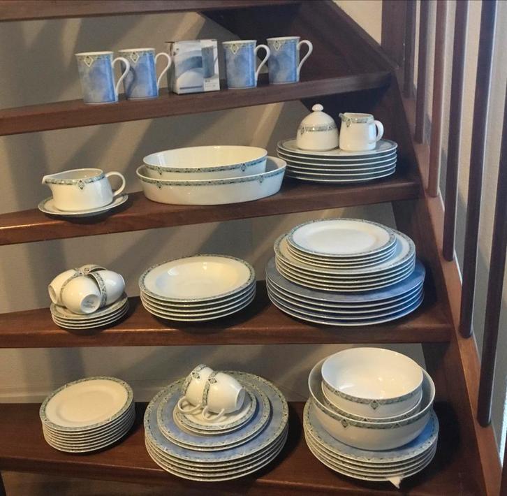 Arzberg servies ah vele delen ah, Huis en Inrichting, Keuken | Servies, Zo goed als nieuw, Bord(en), Effen, Aardewerk, Ophalen