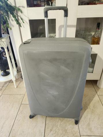 Samsonite TERMO YOUNG SPINNER TSA slot groot beschikbaar voor biedingen