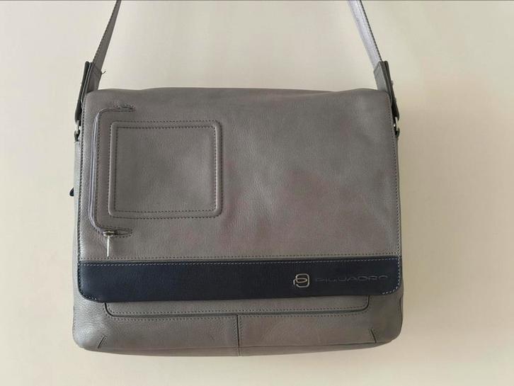 Piquadro Messenger leder schoudertas., Sieraden, Tassen en Uiterlijk, Tassen | Schoudertassen, Zo goed als nieuw, Overige merken