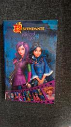 Disney Descendants Wicked World boek, Ophalen of Verzenden, Overige figuren, Gebruikt, Overige typen
