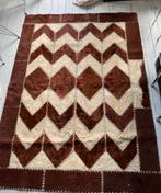 Vintage patchwork koeienhuiden kleed, Huis en Inrichting, Ophalen, 100 tot 150 cm, Crème, Zo goed als nieuw