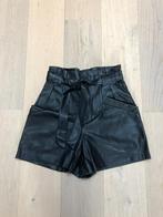 Faux leather korte broek, Kleding | Dames, Broeken en Pantalons, Zara, Maat 34 (XS) of kleiner, Kort, Ophalen of Verzenden