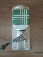 Oude Pede Koffiemolen groen/ecru compleet met glasbakje, Antiek en Kunst, Curiosa en Brocante, Ophalen of Verzenden