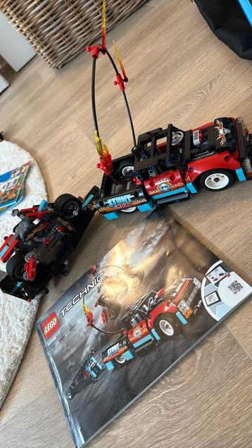 Lego Technic truck en stunt show 42106 beschikbaar voor biedingen