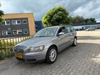 Volvo V50 1.8 2005 Grijs/nap, Auto's, Voorwielaandrijving, 65 €/maand, 125 pk, 4 cilinders