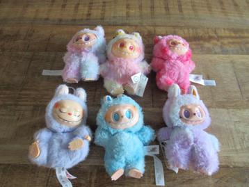 6 knuffels poppetjes Pop Mart Labubu The Monsters beschikbaar voor biedingen
