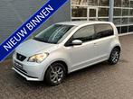 SEAT Mii 1.0 Style / Stoelverwarming! (bj 2015), Auto's, Voorwielaandrijving, 12 maanden, Stof, Gebruikt