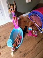 Barbie zwembad met scooters en tent., Kinderen en Baby's, Speelgoed | Poppen, Ophalen of Verzenden, Zo goed als nieuw, Barbie