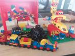 Grote Duplo bak met trein en vliegtuig, Ophalen of Verzenden, Gebruikt, Losse stenen, Duplo