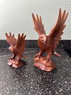 Mooie houten vogels in 3D. 21 en 32 cm. hoog., Ophalen of Verzenden, Gebruikt, Vogel, Beeldje of Figuurtje