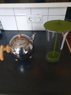 GRATIS Theepot heeft wel een deukje aan 1 kant, Ophalen, Gebruikt