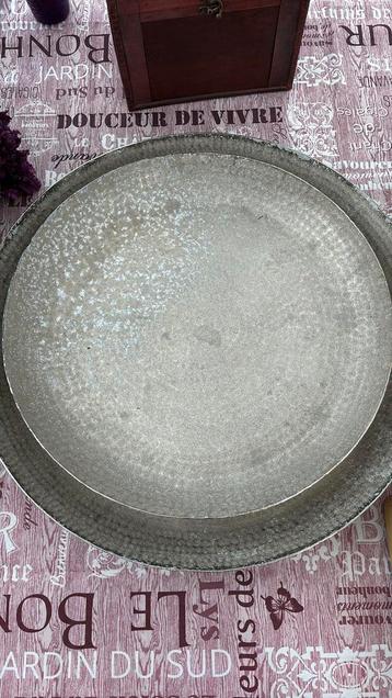 Zilver kleur twee schalen