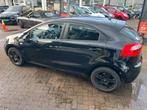 Kia Rio 1.2 Comfort L. Airco Cruise Navi aux/usb, 1027 kg, 40 €/maand, 4 cilinders, Zwart