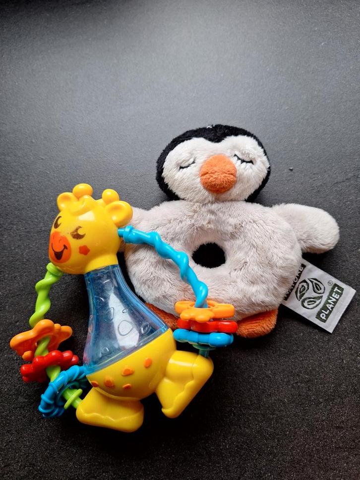 Baby Rammelaar Giraffe en Pinguin, Kinderen en Baby's, Speelgoed | Babyspeelgoed, Zo goed als nieuw, Rammelaar, Met geluid, Ophalen of Verzenden