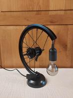 Fietswiel tafellamp, steampunk, industrieel, Huis en Inrichting, Lampen | Tafellampen, Industrieel, steampunk, Ophalen of Verzenden