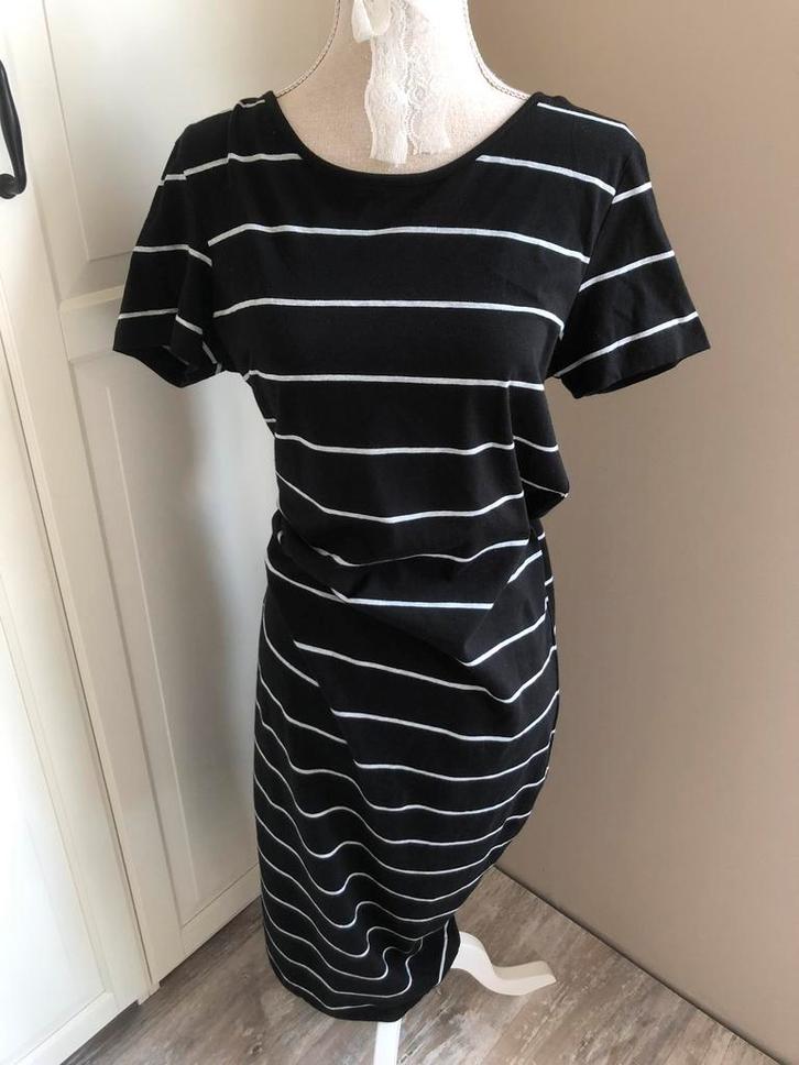 Zwart met wit gestreept jurkje van Only. Maat M. Nieuw!, Kleding | Dames, Jurken, Nieuw, Maat 38/40 (M), Zwart, Boven de knie