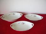 3 Schalen Porselein Czechoslovakia - Bloemen met Gouden Bies, Antiek en Kunst, Ophalen of Verzenden