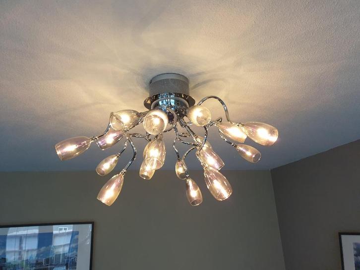Design plafondlamp chroom met glazen kelkjes – 17 armen, Huis en Inrichting, Lampen | Plafondlampen, Zo goed als nieuw, Glas, Metaal