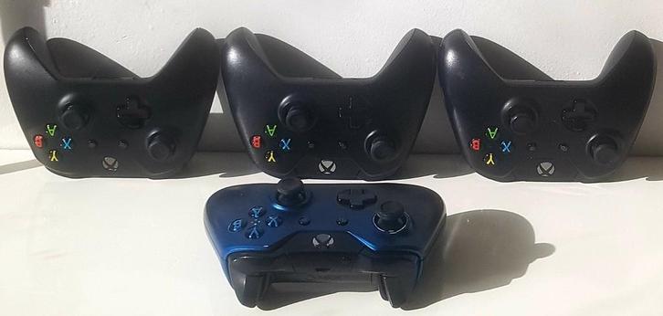- Nette Xbox One Controllers -, Spelcomputers en Games, Spelcomputers | Xbox | Accessoires, Gebruikt, Xbox One, Controller, Ophalen of Verzenden