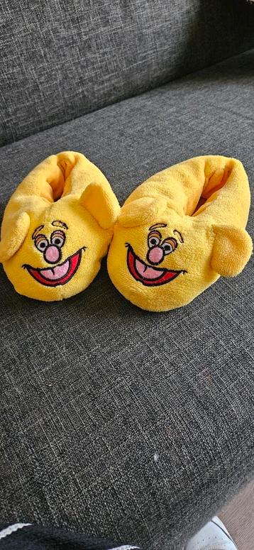 Leuke, gele slofjes. Maat:28  beschikbaar voor biedingen