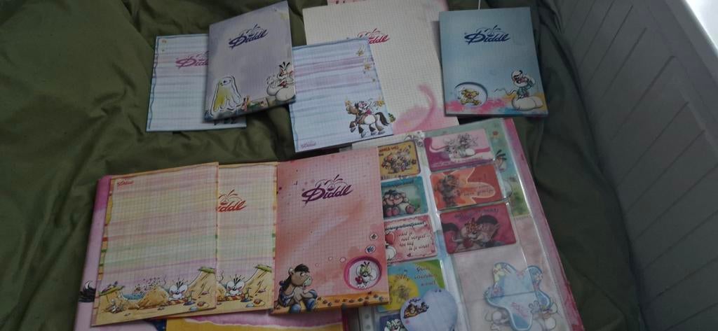 Diddl verzameling: map, blaadjes en notitieblokken, Verzamelen, Diddl, Ophalen of Verzenden, Diddl, Gebruikt, Papier, Kaart of Schrift