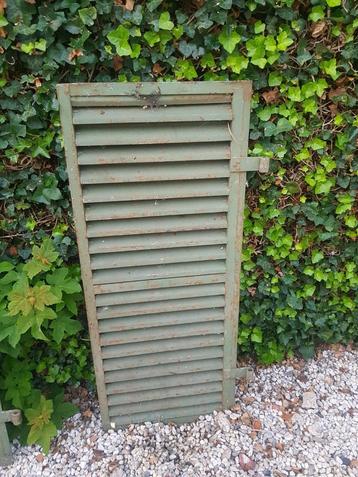 vintage zwaar ijzeren luik decoratief beschikbaar voor biedingen