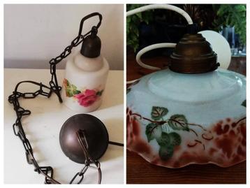 Brocante oud hanglampje glas bloemen opaline klimop schulp beschikbaar voor biedingen