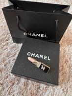 Chanel Broche Lipstick - Zeldzaam!, Gehele gezicht, Zwart, Ophalen of Verzenden, Zo goed als nieuw