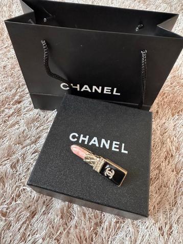 Chanel Broche Lipstick - Zeldzaam! beschikbaar voor biedingen