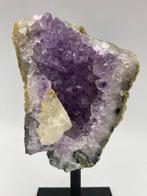 Amethist met Calciet op standaard op=op Cadeau lage prijs, Ophalen of Verzenden, Mineraal