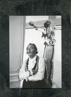 Ansicht Vaclac Chochola - Salvador Dali with crucified scele, Verzamelen, Ansichtkaarten | Themakaarten, Verzenden, Ongelopen
