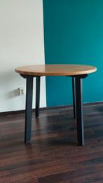 Kleine ronde houten tafel. Diameter 85 cm Hoogte 75 cm, 50 tot 100 cm, Rond, Ophalen of Verzenden, Zo goed als nieuw