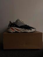 Yeezy boost 700, Kleding | Heren, Schoenen, Ophalen of Verzenden, Zo goed als nieuw