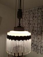 antieke hanglanglamp, witglazen kap, messing ophanging, Antiek en Kunst, Ophalen