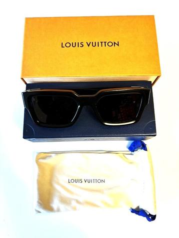 Louis Vuitton LV Match Sun Glasses